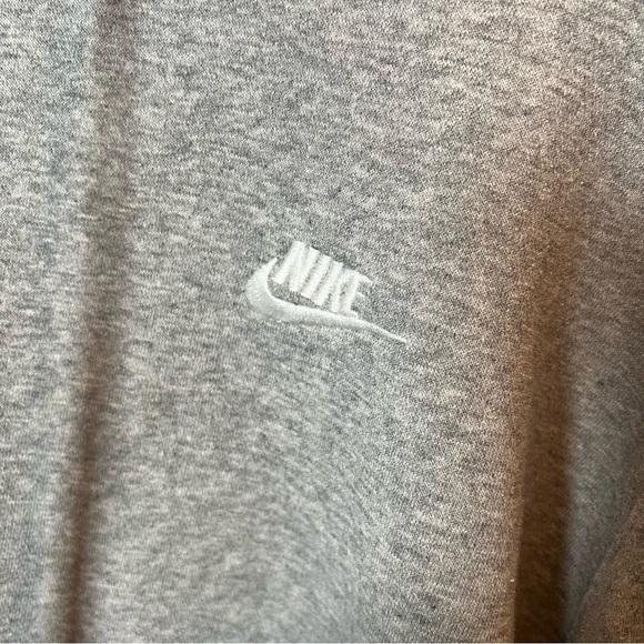 Nike Sportswear Club Fleece Hoodie Mens XL Gray Sweatshirt Pullover BV2654-063‎ - Picture 2 of 6